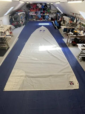 Binnen Yolle Gross – 890 x 275